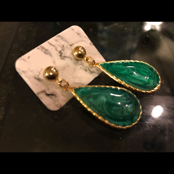 Green and gold earrings - Picture 5 of 8